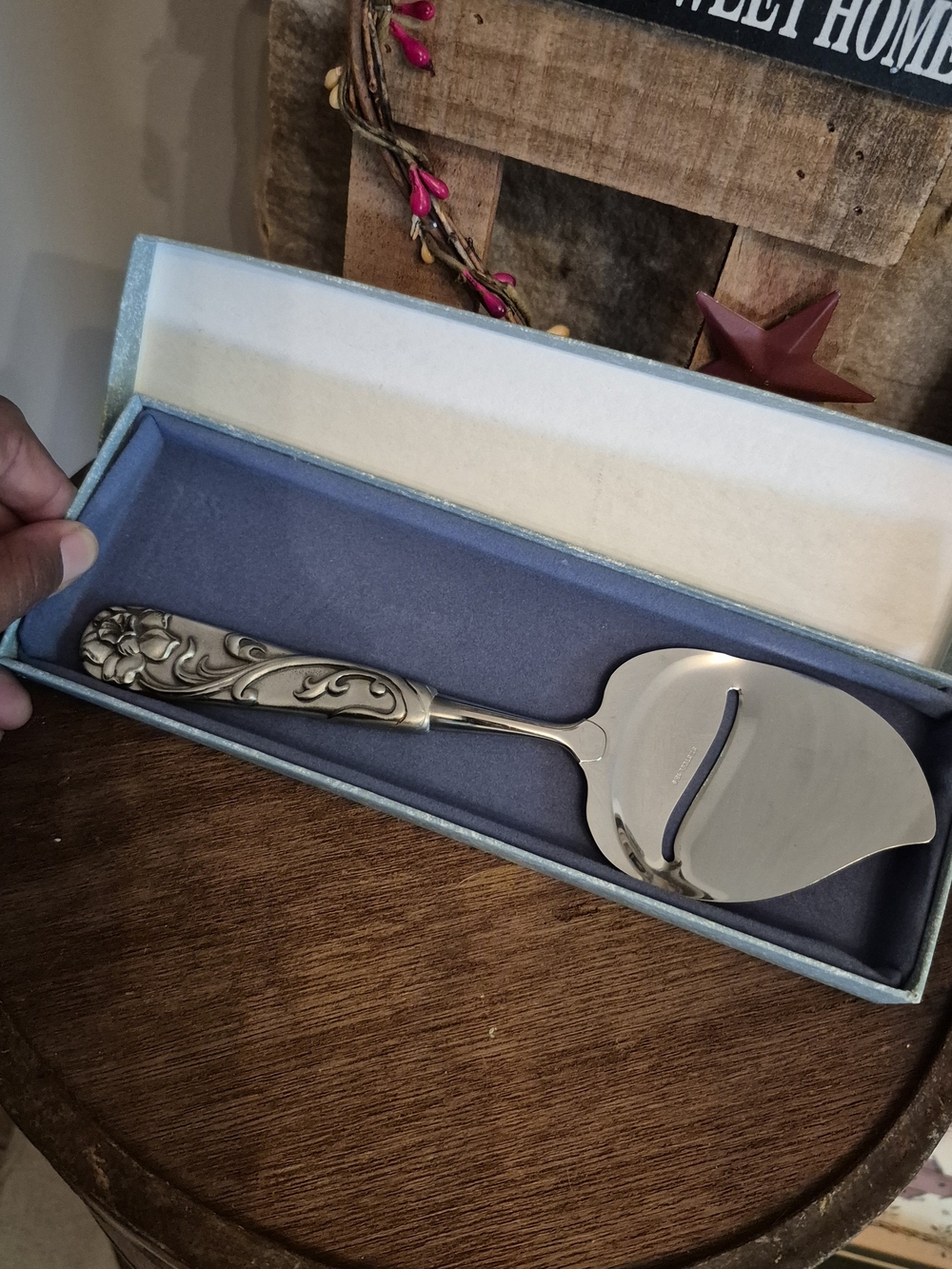 NIB Seagull Pewter Ornate Floral Handle Pie Server - Made In Canada